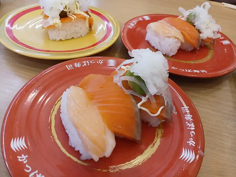 3種のサーモン食べ比べ 270円 かっぱ寿司