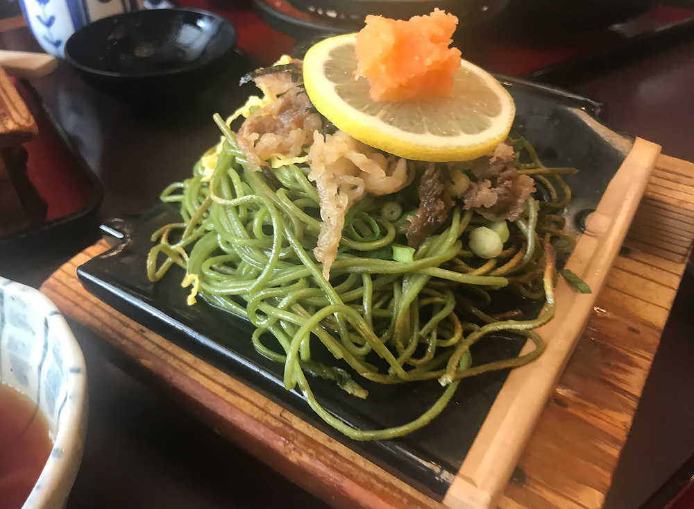 単品で「かわらそば」900円 姪の浜 いしくら